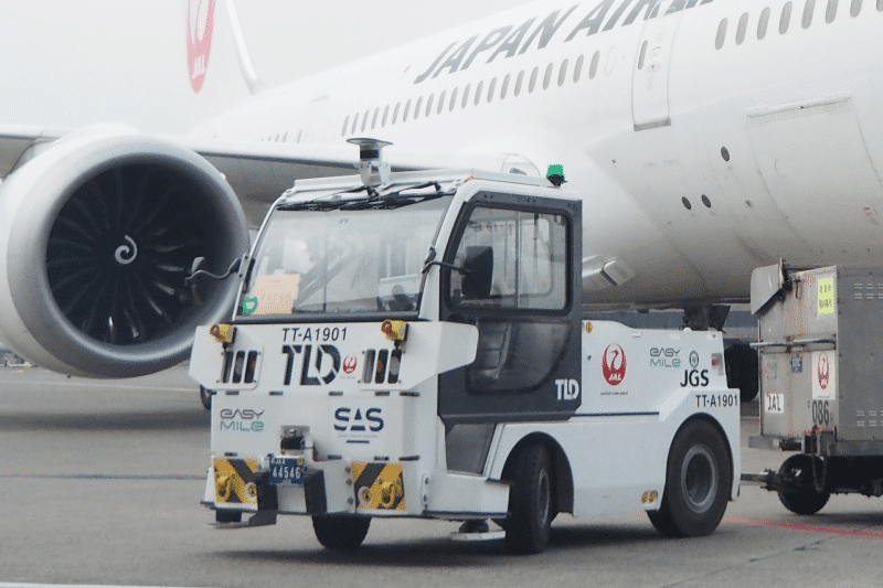 JAL-airport-autonomous-tow-tractor