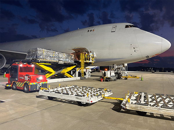 EZTow-autonomous-tow-tractor_GSP_airport_©-TractEasy