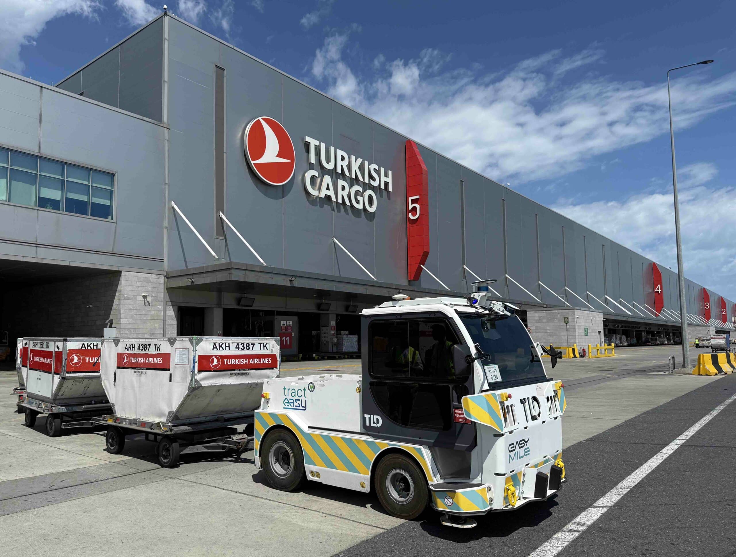 TractEasy Deploys Autonomous Cargo Operations at Istanbul Airport
